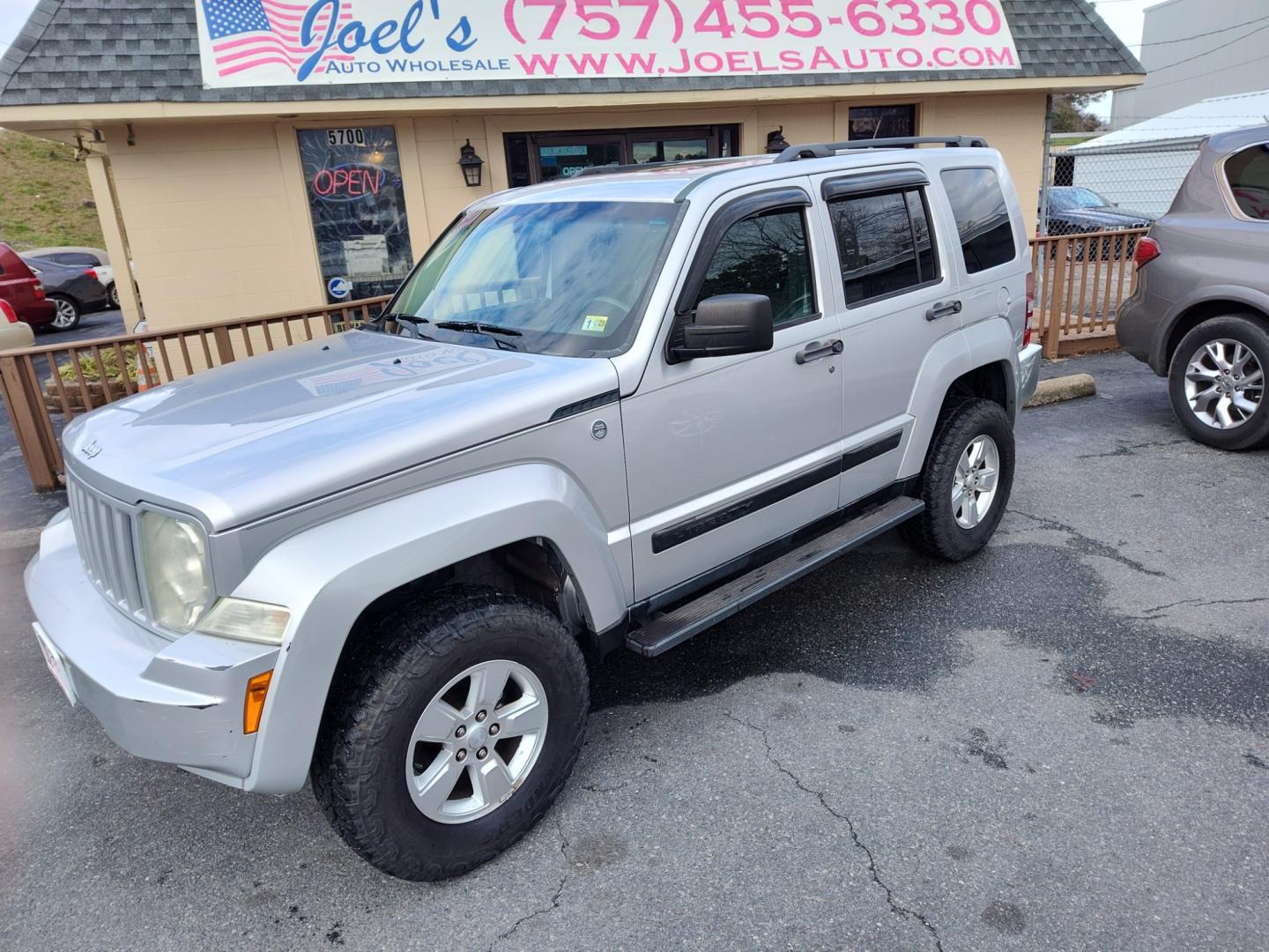 2011 Silver Jeep Liberty (1J4PN2GK1BW) , Automatic transmission, located at 5700 Curlew Drive, Norfolk, VA, 23502, (757) 455-6330, 36.841885, -76.209412 - Photo#0